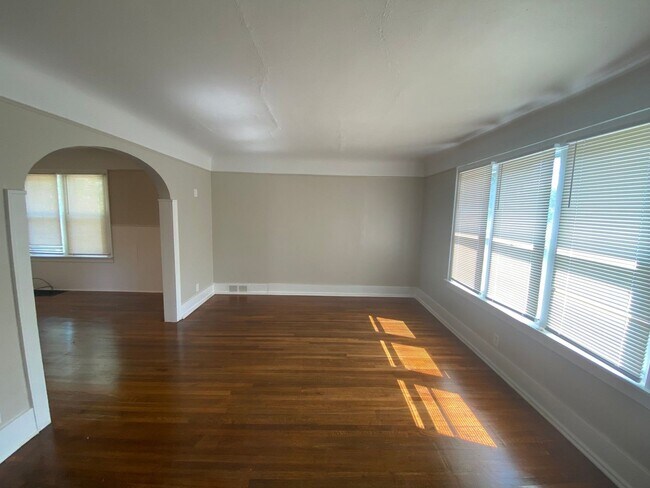 Photo - 17815 McIntyre St Unit Upper
