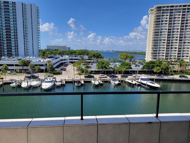 Building Photo - 220 Kings Point Dr Unit 606