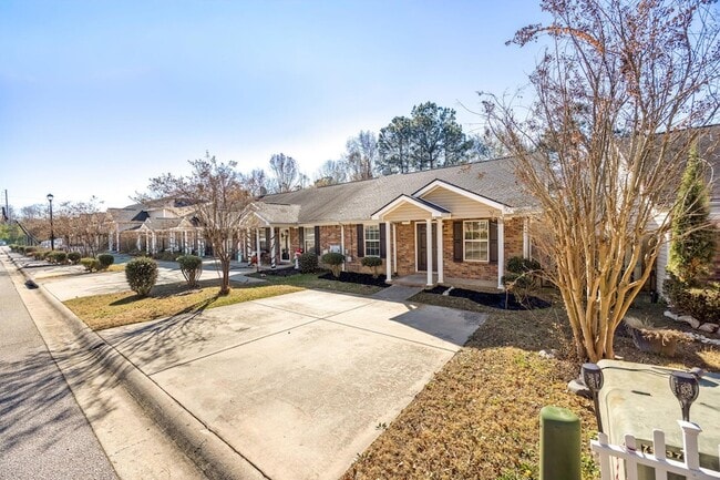 Photo - 638 Goodale Ln