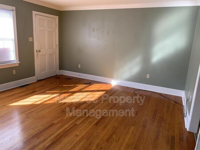 Photo - 101 Lee St Unit B