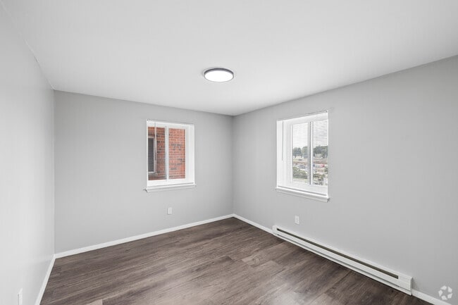 2BR, 1BA - 900SF - Bedroom - Main Place Apartments