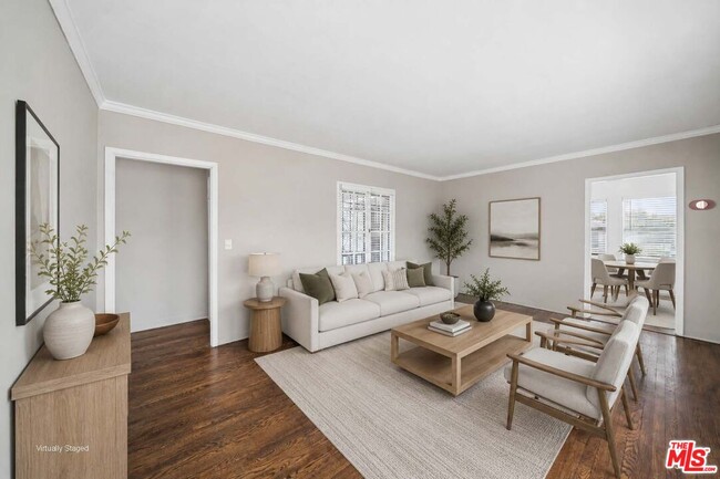 Building Photo - 1402 N Mansfield Ave Unit 1402 1/2