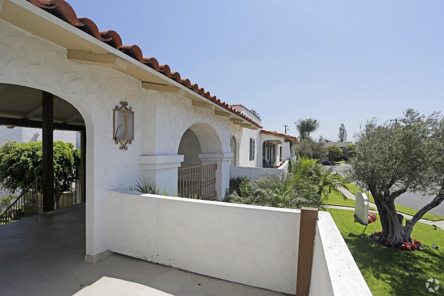 Las Casas Apartments For Rent in Tustin, CA
