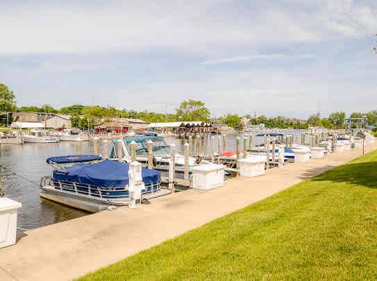 428 Island Pointe Dr