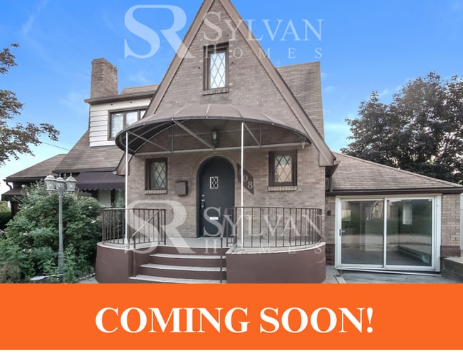 Building Photo - 4BR 3.5BA one of a kind home!