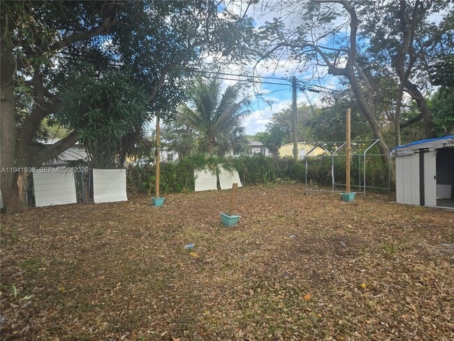 Photo - 1645 Lauderdale Manor Dr