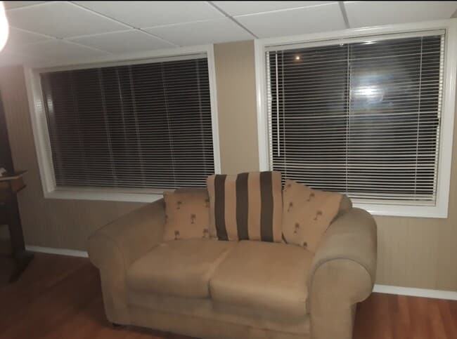 2790 W Tola Ave Unidad 2 bed 1 bath apartment