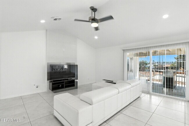 Photo - 408 San Blas Dr