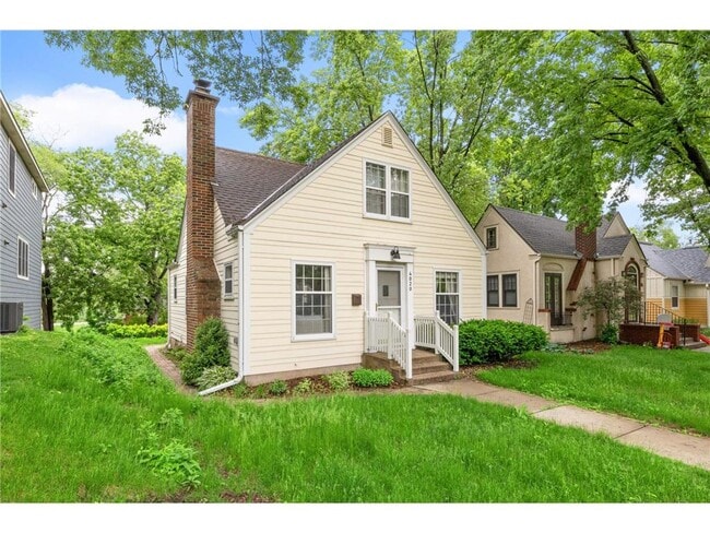 Building Photo - 4020 Ewing Ave S