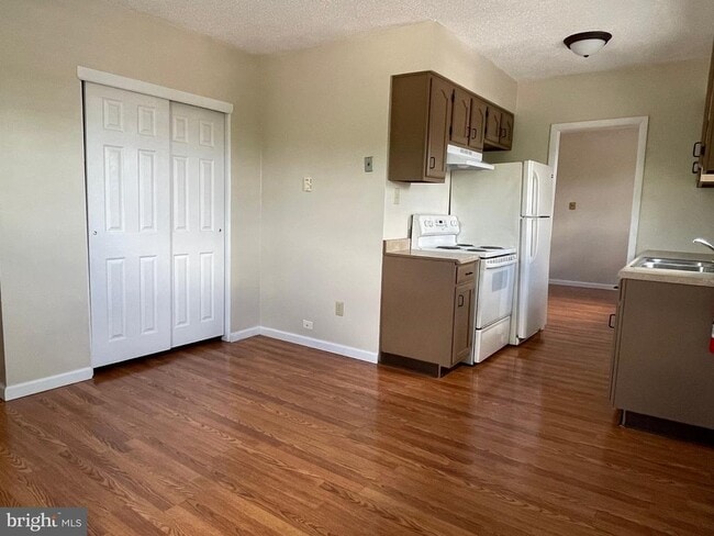 Photo - 317 BRIDGE St Unidad 7