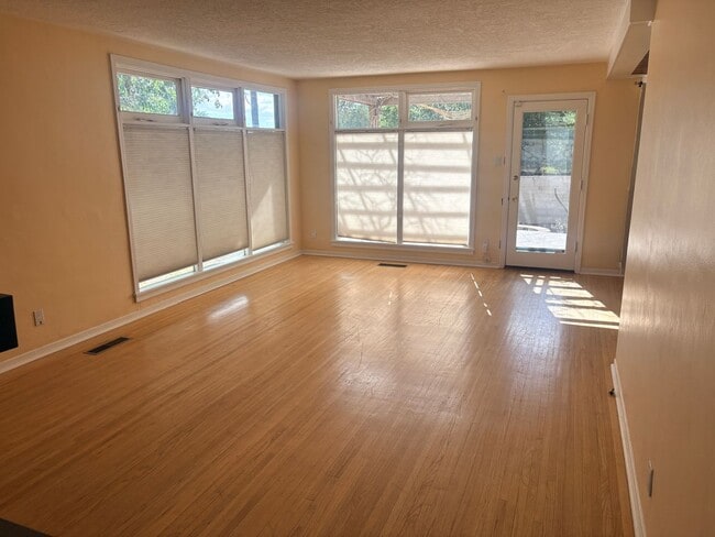 Photo - Beautiful 3 Bedroom Home with Office