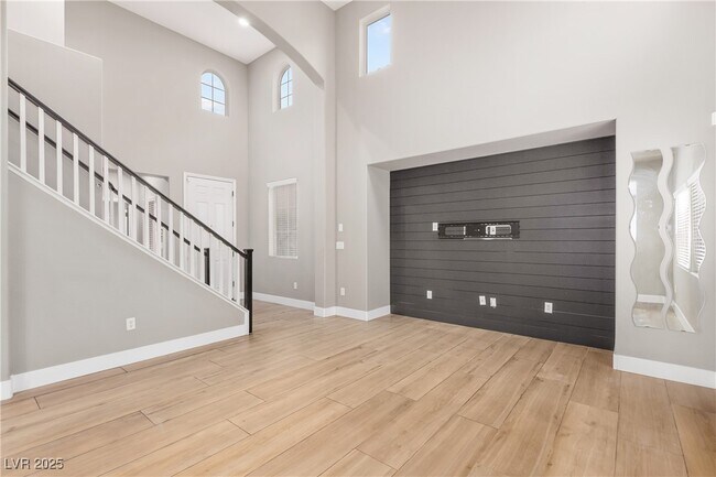 Photo - 10589 Cliff Lake St