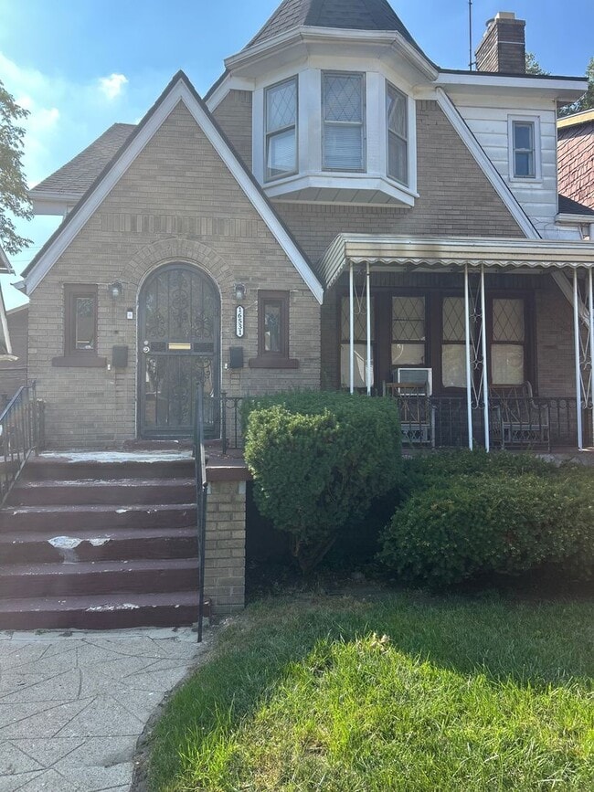 Building Photo - 16531 Kentucky St Rental