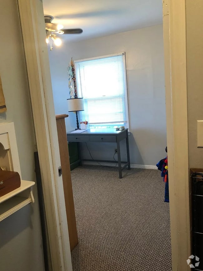 Building Photo - Newly Remodeled Rental