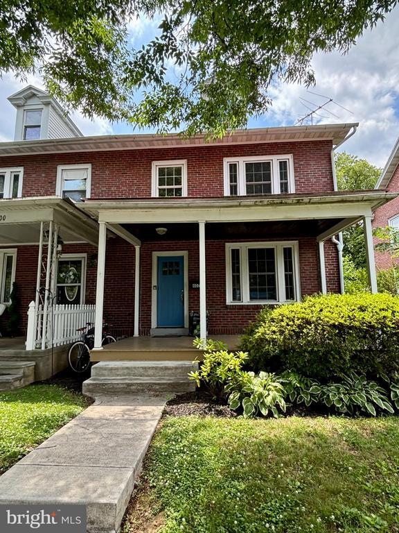 Photo - 402 Pine St