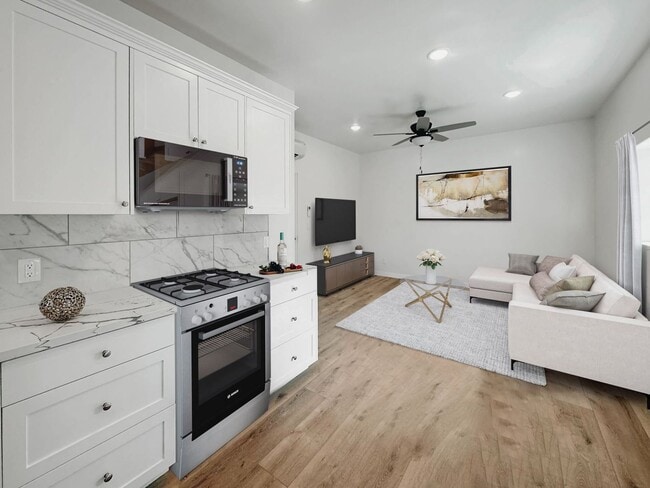Photo - Luxury 2 Bed / 2 Bath in Winters! 1.1 Mile...