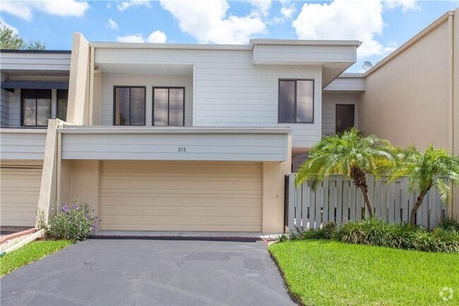 Building Photo - Winter Park Townhome