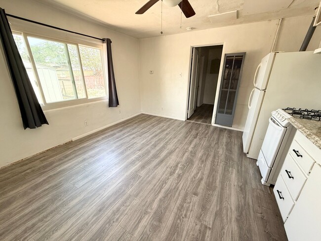Photo - 208 Chama St NE