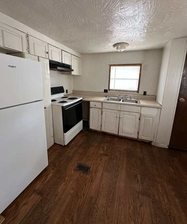 Photo - Rent this 2 Bedroom, 1 Bath home in Aiken!