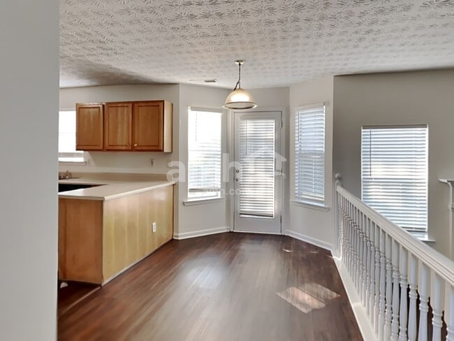 Photo - 750 Compton Ln