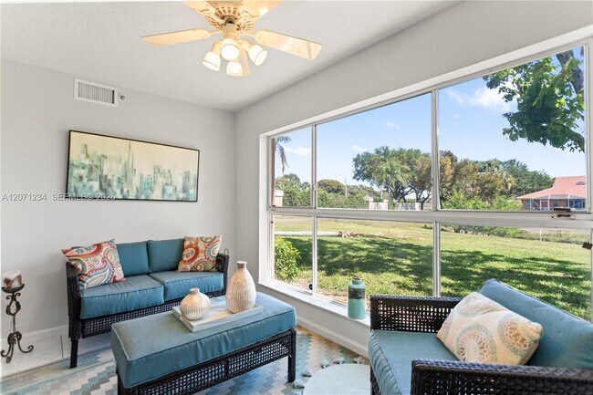 5876 Regal Glen Dr Unit 101