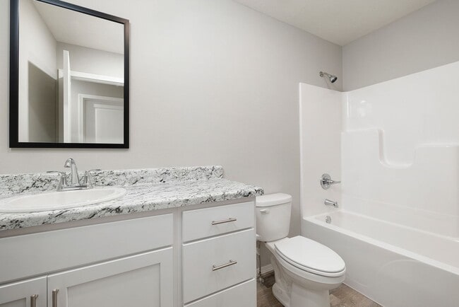 Photo - Newer 3 bedroom duplex in Republic!