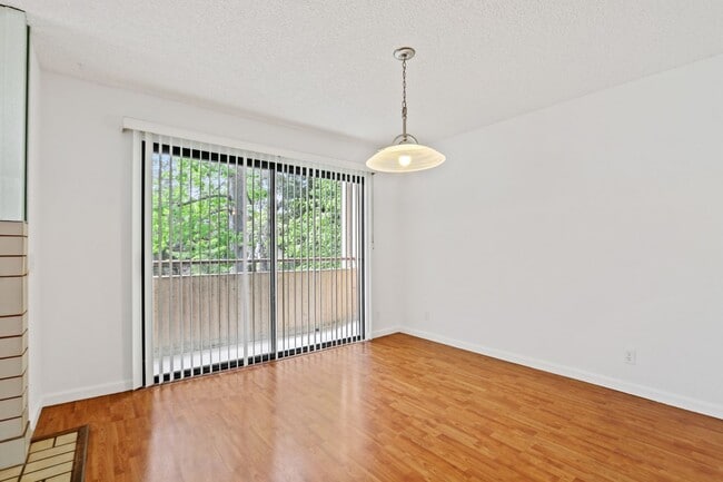 Photo - 10604 Wilkins Ave Unidad 101