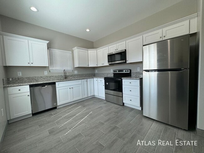 Photo - 802 E 35th St Unidad 2