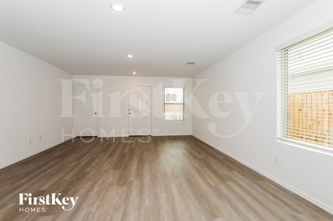 423 Jewett Meadow Dr