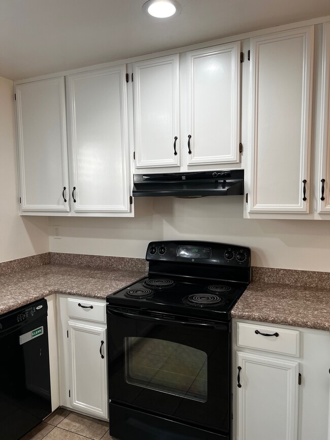 Photo - 14 Zurich Ct Townhome
