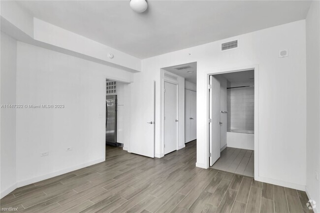 Building Photo - 1 br, 1 bath Condo - 999 SW 1st Ave Apt 1808 Unit Apt 1808