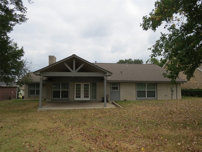 Photo - 625 Augusta Dr