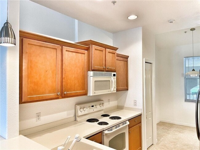 Photo - 915 Fairwaycove Ln Unit 208