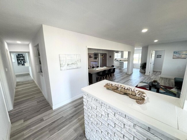 Photo - 2326 S Peninsula Dr