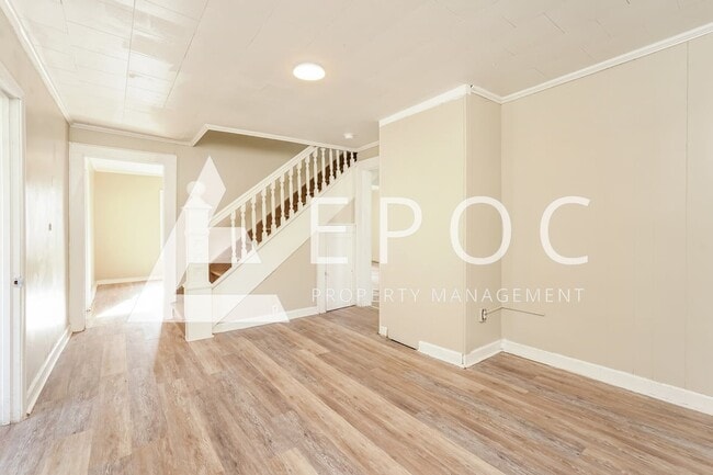 Photo - 1136 W Green St