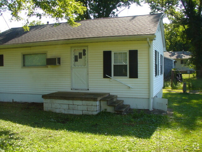 2-Bedroom Ranch Home - 222 E Fay Ave Rental