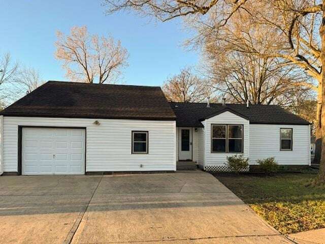 Photo - 7601 Foster St