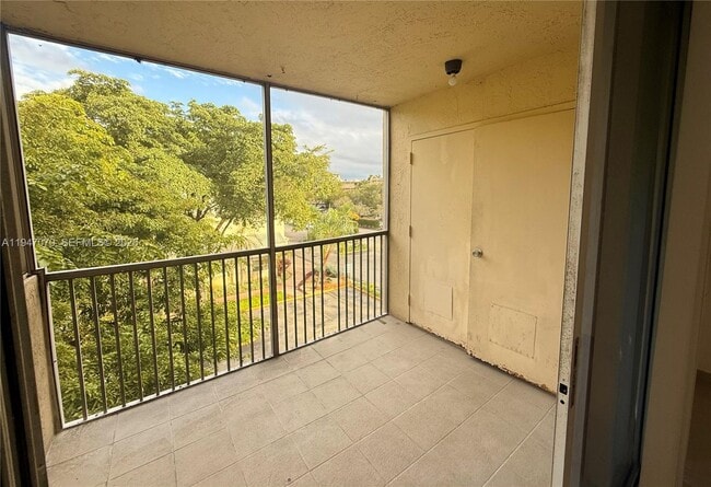 Photo - 8323 Lake Dr Unit 406