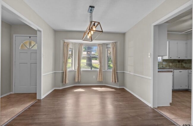 Building Photo - 2020 S Tipton Ave