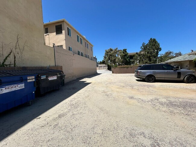 1560 10th Avenue