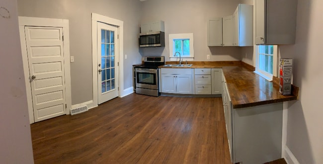 Photo - 106 Brawley St House