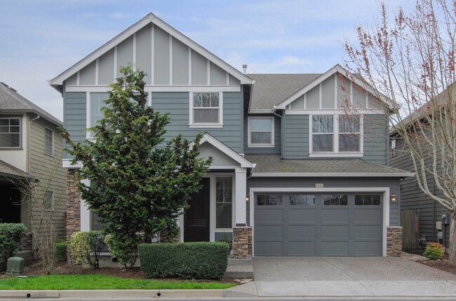 Large 3 bdrm / 2.5 bath with open floor pl... - Large 3 bdrm / 2.5 bath with open floor pl... House