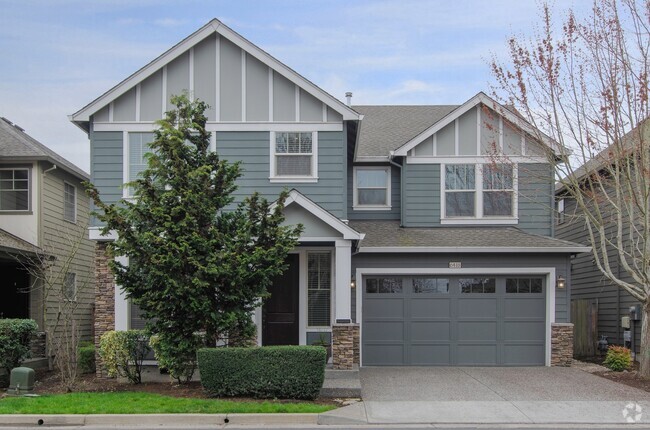 Building Photo - Large 3 bdrm / 2.5 bath with open floor pl... Rental