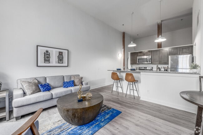 1BR, 1BA - 600SF - Living Room