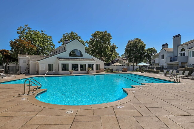 Building Photo - Fosters Landing Rental