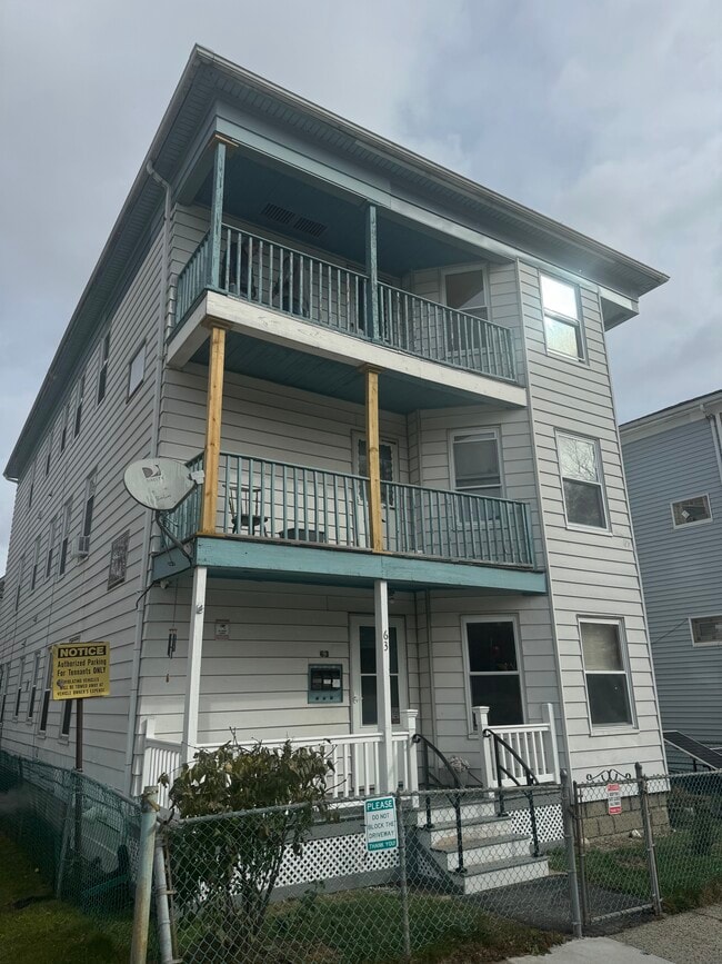 Building Photo - 63 Gates St Unit 3