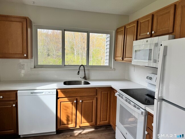 Photo - 11 Hilltop Dr Unit 11