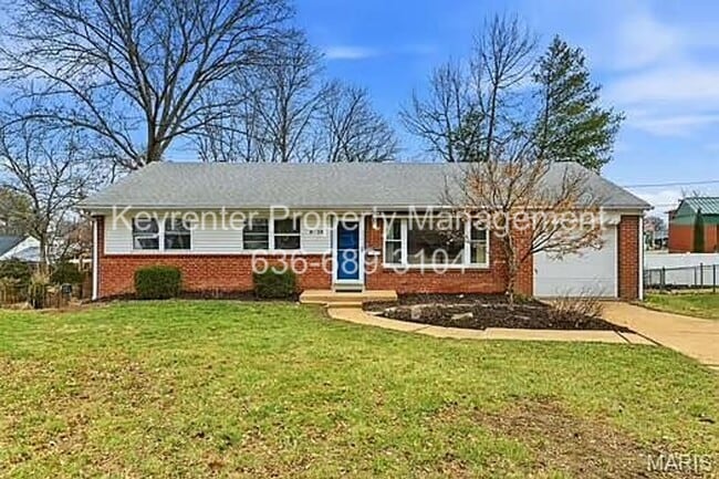 Building Photo - Spacious Updated 3-Bedroom Home in Prime Location