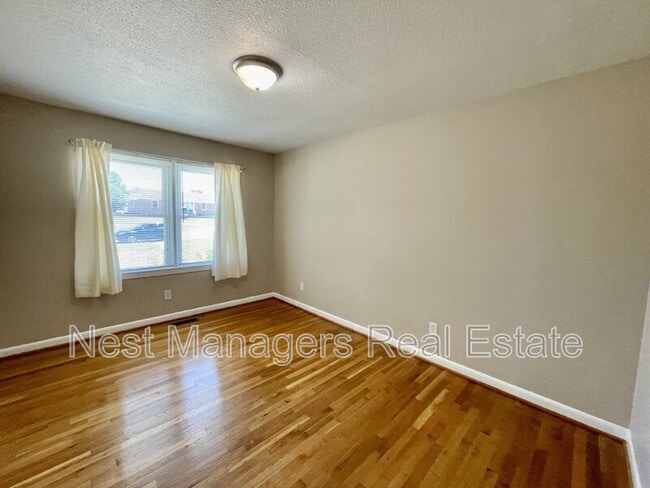 Photo - 621 Welsh Pl