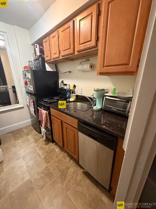 Photo - 456 Beacon St Unit 3